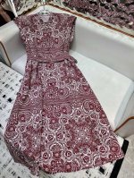 dior*2025夏季新款 无袖长款连衣裙 新款酒红色蝴蝶花簇印花面料 轻奢感十足 搭配本布腰带 单色Sml