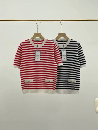 Hazzys哈吉斯春夏季宽松条纹休闲针织衫短袖女上衣 外贸工厂p供货 车线和细节 都做的很细致 夏季日常休闲 轻运动的首选 面料舒适柔软.胸前精美哈吉斯标志.