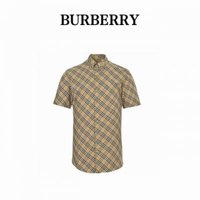 burberry 巴宝莉 25Ss 盾牌刺绣斜格纹短袖衬衫 意大利精纺面料 能够确保纱线的均匀度和细腻度使得面料的手感更加柔软舒适 这些后整理工艺不仅提高了面料