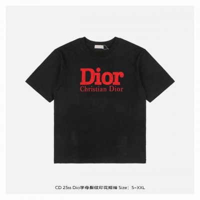 dior 迪奥 25Ss Dio字母裂纹印花短袖 面料采用 克重精梳棉 定制32支1*1螺纹 成衣两遍水洗处理 面料舒适亲肤无异感 定制定染面料 纺织密度高 垂
