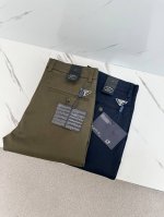 prada 2025Ss早春 新品 原单男士休闲裤 每季必出的类型 无需质疑的热卖王牌单品 符合四季最佳的搭配色号 通体融入了多种工艺美学 缔造出不羁与个性的风