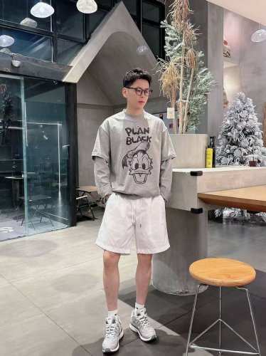 lv* 5S 春夏新款休闲短裤 ，舒适度极好，手触感强烈。辨识度极高 定制进口面料 色泽清新 做工精细 码数 S 3Xl