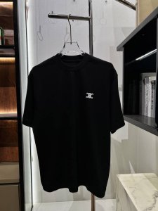 ce 赛琳Celine 凯旋门小Logo短袖T 版型宽松不挑人 至220斤 简洁款即是跑量款 大佬们必备的款哦 谁拿谁补单 好卖的款大佬们强推 面料采用进口定制