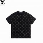 Louisvuitton 路易威登25Ss发泡暗纹满印短袖 驴家出品无需质疑，其段位和品牌影响力都属于极具代表性的， 有着自身独特的风格，定制定染280克纯棉双