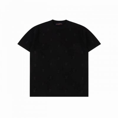 louis Vuitton 路易威登Lv 24Fw 全幅老花小标刺绣满Logo针织短袖 本款短袖圆领衫取材细腻棉布 以莹泽纱线刺绣全幅 1V Bleson 图案