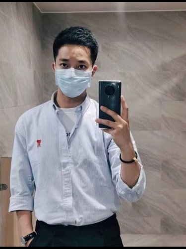 Ami paris 经典款情侣款红色桃心立体刺绣三色牛津纺法式优雅条纹牛津纺衬衫 Ami他们家最经典畅销的招牌单品，每一季必出！在经典款的基础上，爱心与字母A的