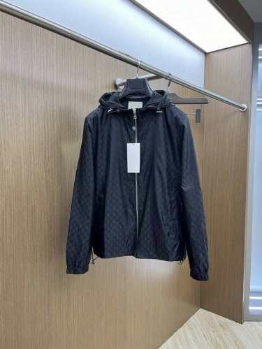 新款 Guc Fw早春原单狠货 意大利进口面料时尚夹克风衣 欧洲专柜同步，上身更随意大方，专柜原版五金奢华高档定制配饰新作！奢华品牌特质Logo点缀设计，市场最