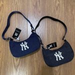 mlb 纽约洋基队时尚休闲便携通勤牛仔布腋下包手提手拿包单肩包 颜色：黑色 军蓝色 尺寸：23X13X07Cm 肩带：125Cm 928
