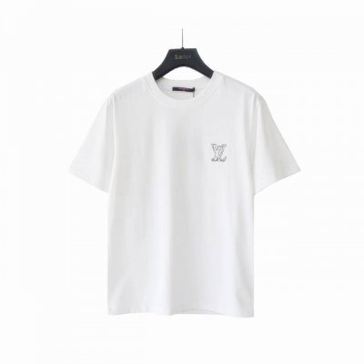 实拍细节图 +尺码表 Louis Vuitton 路易威登 前后绣花Logo短袖T恤 面料：洗水精梳紧密棉盖棉280G 柔顺手感 宽松版型设计 爆款现货春夏短袖
