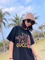 夏季福利 短袖 单件 三件 夏季新款专柜同款 男女情侣同款 简单清爽 上身效果 超级好看 百搭不挑人 谁穿谁好看 限定版情侣短袖 不是好货不推荐 万年基础百搭的
