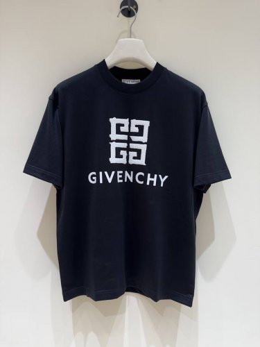 新品 Giv男士时装款宽松版圆领短袖T恤，贸易公司洋行货，25年春夏新品，明星级人气单品！ 客供埃及进口顶级面料，甄选尼罗河区域光照极好的上等棉花原料，经过百年