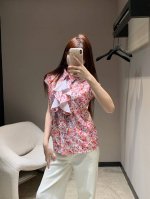 chane* 25P夏季新款 碎花无袖衬衫丨独家Yb开发！高版出品！ 今年新款的彩色系碎花 色彩饱和度很好自带复古小清新的氛围感 上身非常洋气 面料舒适无束缚