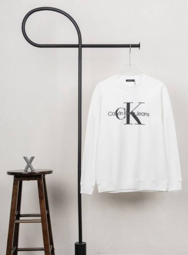 款号Xb35 ck 字母刺绣大标印花圆领卫衣 黑白双色 面料采用400克毛圈高克重95棉5氢纶1 1双纱洗一辈子都不会变形的 男女同款 官网细节一致 全套包装
