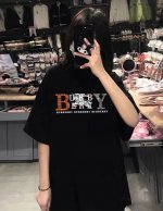 80 burberry/巴宝莉格子战马圆领短袖半袖T恤 面料采用260克纯棉双纱食毛面料 双线二本针压线 久洗不变形 原版定制三标 高端进口印花 随意水洗 情侣