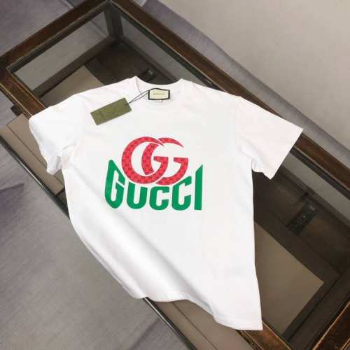 agucci 古驰 2025春夏新品，情侣款T恤，时尚休闲圆领短袖，采用进口原版科技面料，胸前印花工艺图案Logo，独特设计，档次极高，舒适透气，上身时尚帅气，