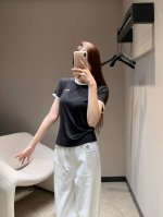 Miumi* 25Ss春夏新款 字母刺绣圆领短袖T恤丨独家高版出品！徽标刺绣彰显别具一格的经典格调 莱塞尔混纺 柔软透气 做工精细 经典款式永恒简约不简单看得见
