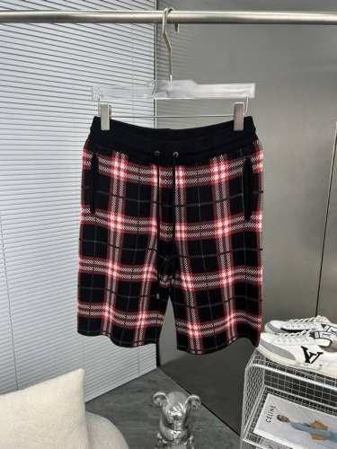 burberry巴宝莉 经典款2025Ss新款针织短裤 定制面料采用威化布织法 提花针织工艺 版型紧致立体 4杠拼接 定制裤绳五金质感强 顺滑 上身舒适透气 凹
