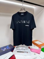 主推 Balencaiga 独家专供春季新款巴黎世家时尚休闲圆领短袖，纯棉面料原单工艺高端欧版原单T恤，潮流时尚休闲半袖 透气舒适度高，细节无可挑剔，品牌元素设