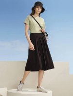 Descente迪桑特通勤运动女士宽松梭织运动百褶半身裙夏季 所有体型都能穿！百褶裙宽松版型，遮胯藏肉包容不同腿型！ 客供小方格梭织弹力尼龙布，爽滑凉快，柔韧耐