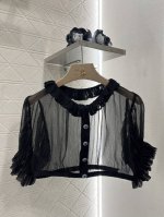 chane*2025新品上架 短款收腰花边透视上衣 定制Yb进口雪纺纱材质 质感光泽 飘逸清透 花边翻领短款上衣剪裁 通体黑白两色微透 收腰短款版型 露腰超显腰