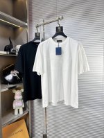 Lv*路易 Ss25春夏新款短袖，顶级图案Logo，帅气时尚，简约百搭款。面料棉 不仅挺括，保持潮流的廓形，又穿着舒适，纱织更细腻 M码数：S-Xxl
