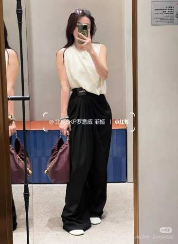 款号D25042430 Loew*新款 时尚个性设计捏褶皮牌Logo侧拉链时尚百搭休闲长裤！咖色、黑色、 M码：腰围74，臀围92，裤长106