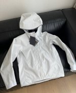 始祖鸟 Alpha 系列Sv第7代 颜色：极地白 尺码：S-2Xl 家人们，今天必须给大家分享这款超酷的Arcteryx 始祖鸟 Alpha 系列Sv 第7代