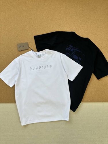 burberry 巴宝莉 Bbr 25Ss 春夏系列经典字母战马绣花高克重短袖T恤 男女款 颜色 黑色 白色 尺码 Xs-L 追求品质与时尚的你 巴宝莉Bbr