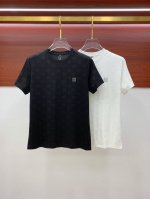 杜嘉班纳25Ss春夏 新品 定制蚕丝面料丝滑透气！时尚经典圆领短袖时尚单品设计，更加时尚舒适，高标准定制，上身非常有型，胸前品牌经典Logo 图案 客供辅料，客