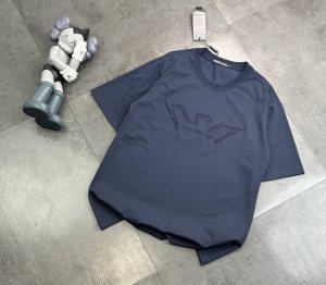 潮牌阿玛尼胸前小标刺绣短袖T恤！ ：240G双纱潮牌专用棉，纹理清晰，质感满满，同缸定染1×1无色差精密纯棉螺纹，层搭叠穿，自留好货，强烈推荐~所有的辅料全部原