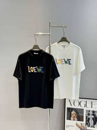 顶级颜值担当！Loewe罗意*威25S新款短袖T恤.男女同款！当季颜值担当.糖果色彩万针3D绣花品牌字母.视觉感设计.字母搭配视觉效果相当奇特！260G纯棉面料