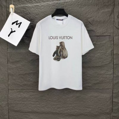 110 款号：A76 Louis Vuitton/Lv 路易威登 2025最新款短袖T恤，绝对的顶级爆款，原版一比一面料，胸前Logo更显得不凡跟高档，大气，简
