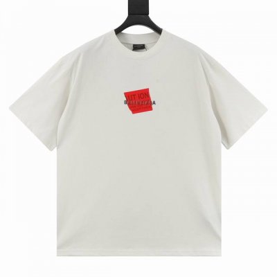 balenciga 巴黎世家 新胶布字母短袖T恤 采用多层印花工艺 凹凸字母 细节无法挑剔，极具档次感与奢华辨识度！三标齐全 版型属于休闲宽松小落肩的版型裁剪。