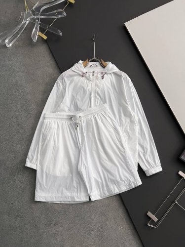 高端牛奶丝防晒套装 上衣 短裤 Moncle*2025春夏新款男士防晒服轻薄外套，独特订制防晒科技面料，结合凉感涂层体感清凉不闷热，出汗后速干，适合夏季户外活动