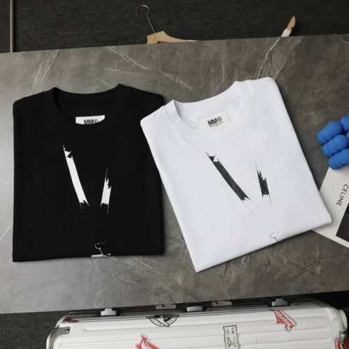 顶级复刻 高端定制 - Maison Margiela 马吉拉 新款铭牌印花圆领短袖T恤 - 款号： 10 - 颜色：黑色 白色 - 购入原版开模打造，全套定制