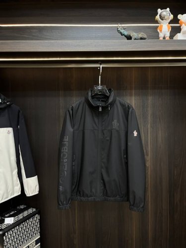 主推P460 Moncler 春季新款夹克外套秘蒙口春款立领休闲外套！隐藏帽设计，最新顶尖官网原单，穿着舒适 质感超强 运动休闲薄款夹克外套！出行必备，穿着时间