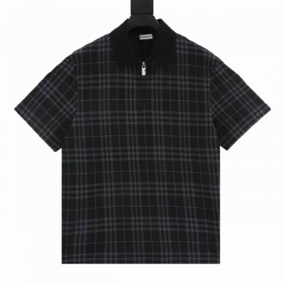 burberry巴宝莉Bbr 蓝格纹弹力混纺短袖polo衫 选用三重黄金比例棉质混纺面料制成 棉纤维具有天然亲肤 柔软 吸水性强等特点 其结构特性保留了面料的透