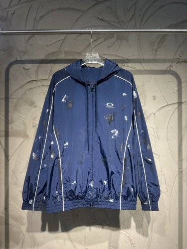 balenciaga巴黎世家Blcg 25Fw秀款Loop Sports Icon刺绣手绘做脏连帽夹克 运动裤 运动套装 太酷了 电光蓝科技面料 手工手绘做脏