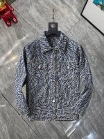 p440 芬迪 官网同款，提前发售！2025春季牛仔新款男士夹克外套，原单三标齐全高端版本！专柜定制记忆面料 透气舒适度高，细节无可挑剔，品牌元素设计理念，体现