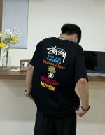 Stussy 斯图西美国队长圆领短袖半袖T恤 面料采用260克纯棉双纱食毛面料 双线二本针压线 久洗不变形 原版定制三标 高端进口印花 随意水洗 情侣可穿 男女