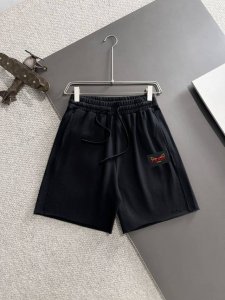 隔天出货 D 高端货 Fendi 芬迪 2025春夏新款松紧带休闲水洗宽松短裤，裤脚下摆二本针锁边，针脚细密牢固，专柜定制面料 透气舒适度高，细节无可挑剔，品牌