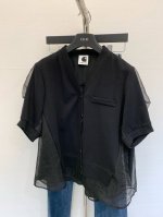 sacai 2025 Ss 夏季新款 欧根纱拼接V领短袖开衫 后背网格印花设计拼接 时尚百搭单品 颜色：黑色 灰色 码数：Sml