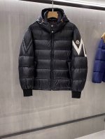 P520 王一博同款 Moc23Fw秋冬新款连帽羽绒夹克，男士经典M皮标图案环臂休闲拉链羽绒服外套！贸易公司渠道稀出，同步官网发售！尺码:12345