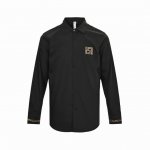 fendi 芬迪 Ff刺绣衬衫 版型简约利落 采用进口棉质面料 品质与舒适性凸显 款式简约又不显单调 既有运动的功能性 又不缺乏时尚的休闲感 版型简约立体 贴合