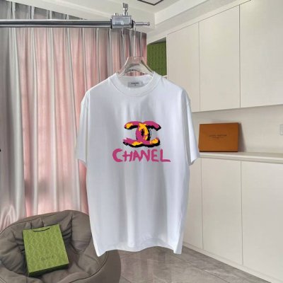 香奈儿 Chanel2025夏季新款 双C字母Logo印花 短袖T恤 定制面料300G 男女同款 尺码：S M L Xl Xxl 五个码 颜色：黑色 白色 玫红