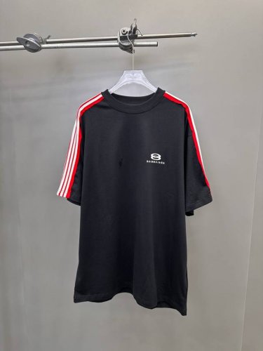 巴黎 ｜ 新款短袖T，成衣洗水前后刺绣工艺加手工车杠，男女同款，尺码Sml
