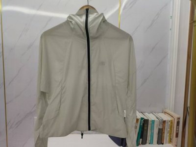 核心价私 可隆 Kolon 防嗮衣 ■ Upf130＋防晒衣 ■ 面料：84.6％锦纶 11.1％氨纶 4.3％聚酯纤维 ■尺码：M-2Xl ■女款 ■ 凉感面