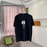 Balenci*Ga 巴黎2025春夏新款 个性字母Logo印花 定制面料300G 短袖T恤 男女同款 尺码：S M L Xl Xxl 五个码 颜色：黑色 白色