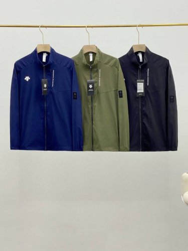 供 Descente 迪桑特春夏男士户外超弹速干长袖外套！官网最新款！现货可推！ 采用防风防泼水轻薄半透明的材质，柔软透气，具有良好的回弹性！ 独家科技技术、高