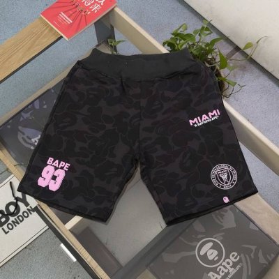 款号 Sc907 2025新款Bapemiami猿人头联名迈阿密国际刺绣图案Logo印花休闲情侣毛圈短裤五分裤 潮人出街 怎能少了这款吸睛神器 迷彩交织 碰撞出